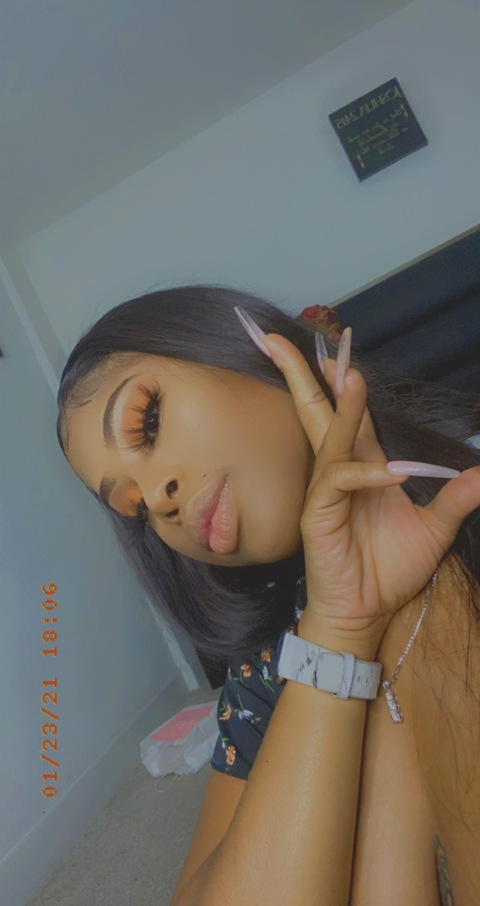 Immagine di copertina OnlyFans gottimonroe