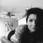 ओन्लीफैंस प्रोफाइल चित्र happylittleadventurer