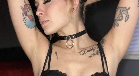 OnlyFansヘッダー写真 hawkhatesyou