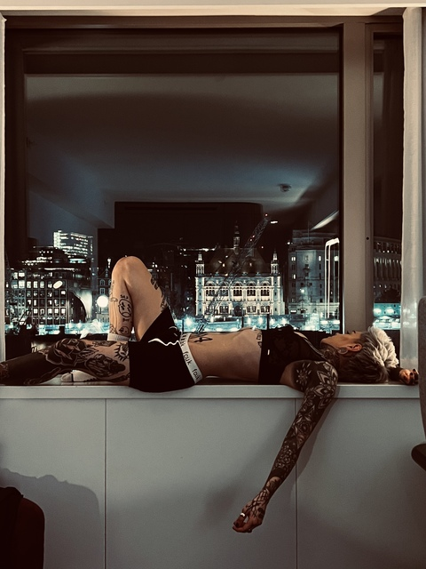 Снимка на заглавие на OnlyFans holly_inked