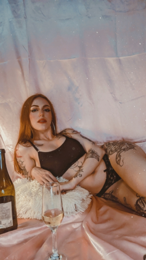 Immagine di copertina OnlyFans holycatarina