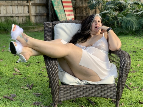 OnlyFans üst resmi hotmommaxine