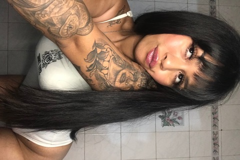 OnlyFans 헤더 사진 iambabyhot