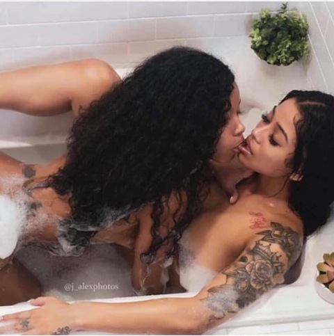 OnlyFansヘッダー写真 iamvanityxxx