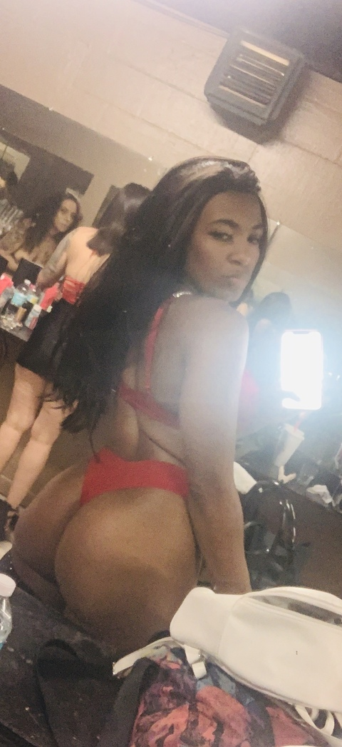 Изображение шапки OnlyFans imanimilanj