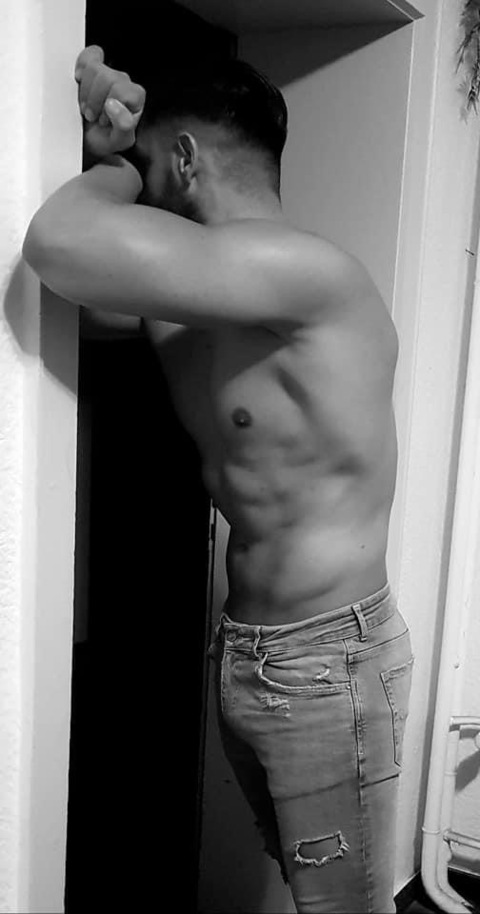 Снимка на заглавие на OnlyFans ionelash