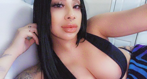 Gambar header OnlyFans itsizzyyiggzz