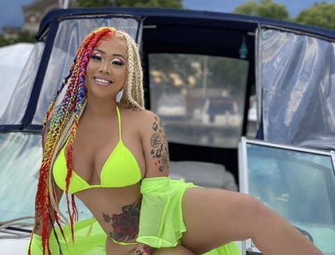 Снимка на заглавие на OnlyFans itslovelymimi