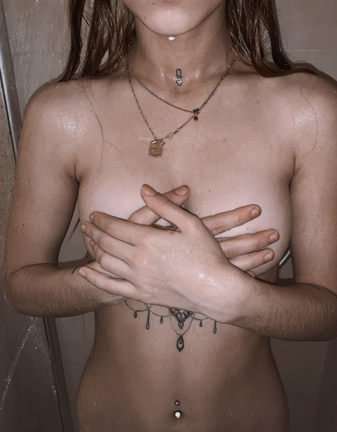 OnlyFans हेडर तस्वीर itstatt