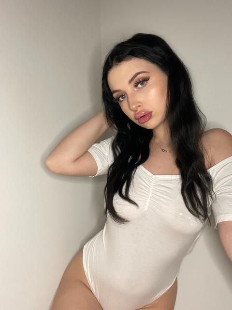 Снимка на заглавие на OnlyFans izzydavila