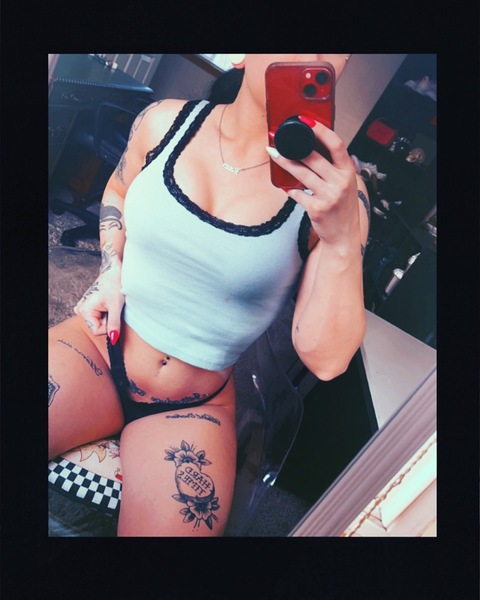 OnlyFans 헤더 사진 juliaallthetime