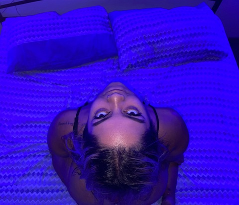 OnlyFansヘッダー写真 karlotaa