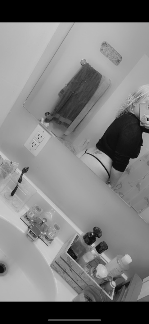 OnlyFans हेडर तस्वीर katesbrown