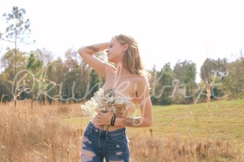 OnlyFans üst resmi kiinkybrxt