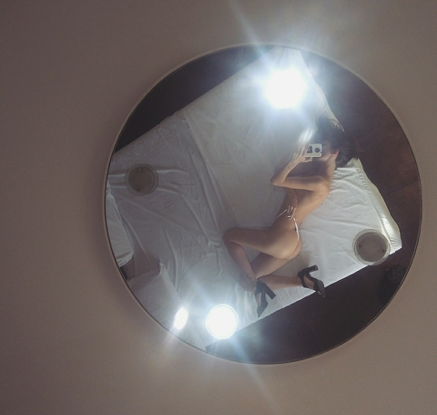 OnlyFansヘッダー写真 krimikrimicam