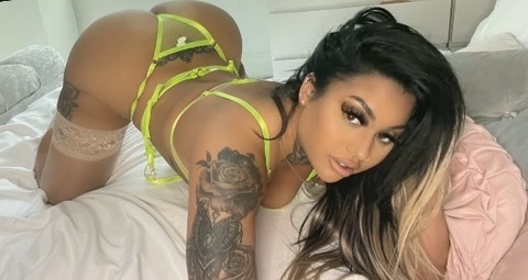 Снимка на заглавие на OnlyFans larna_lashes