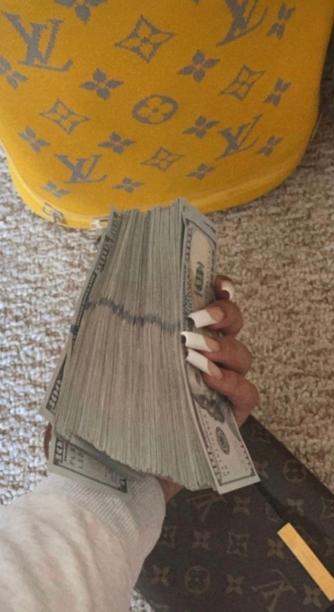 OnlyFans üst resmi leosfinest