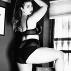 ओन्लीफैंस प्रोफाइल चित्र lilliasright