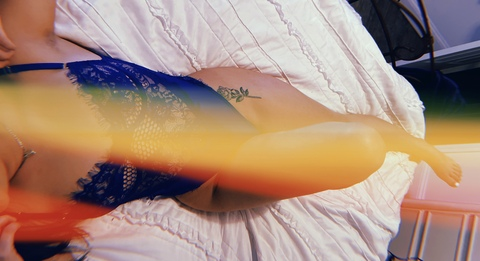 OnlyFansヘッダー写真 lilmissalo