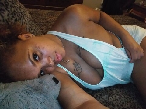 OnlyFansヘッダー写真 lilredlady88