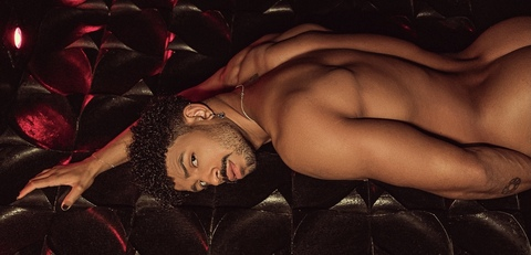 OnlyFans 헤더 사진 lipescorpion