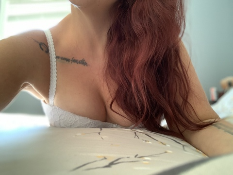 Изображение шапки OnlyFans lonelywife13