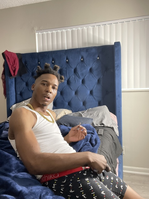 OnlyFansヘッダー写真 mackafamous