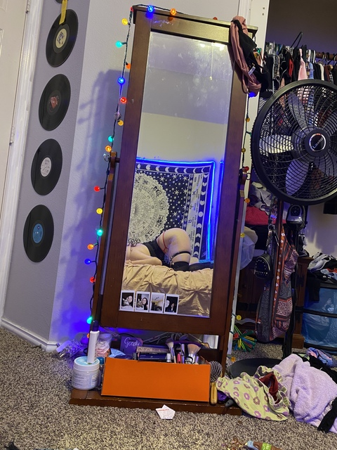 OnlyFans हेडर तस्वीर madimm