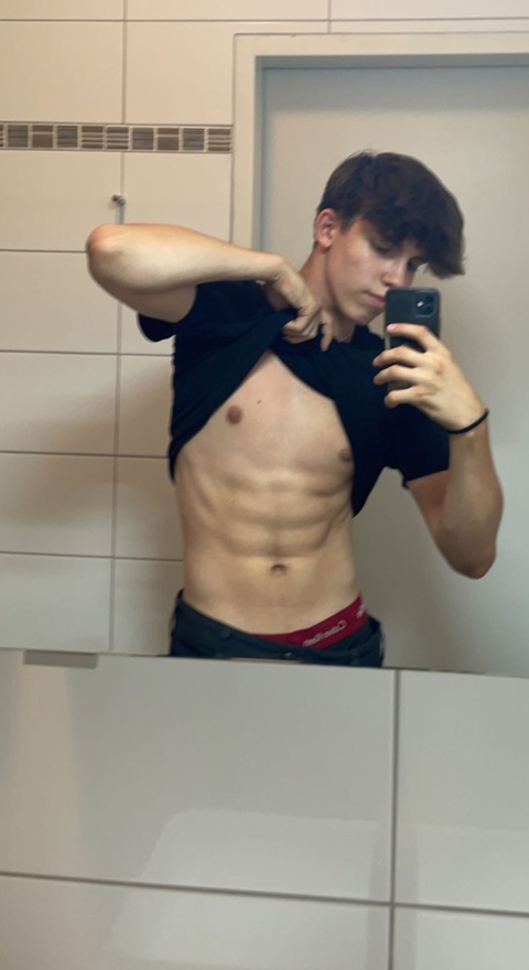 OnlyFans 헤더 사진 manutwinkx