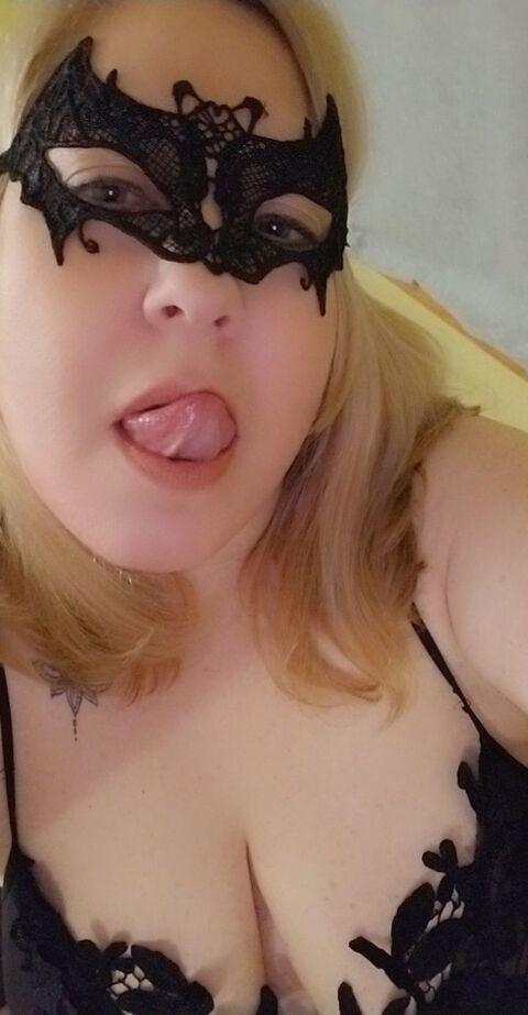 Immagine di copertina OnlyFans midwestmilfies