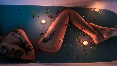 OnlyFans header picture milaarias