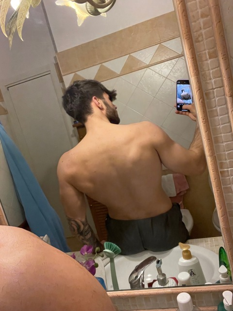 Imagen de encabezado de OnlyFans de mirkodigiuliofficial