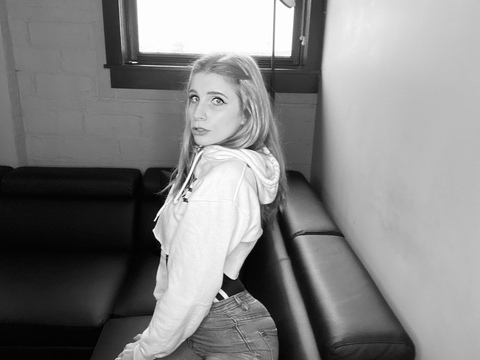 Image d'en-tête OnlyFans mondayaddams