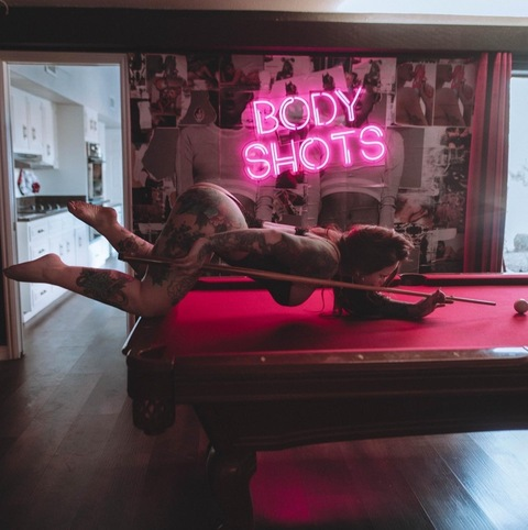 OnlyFans üst resmi monicazamoraofficial