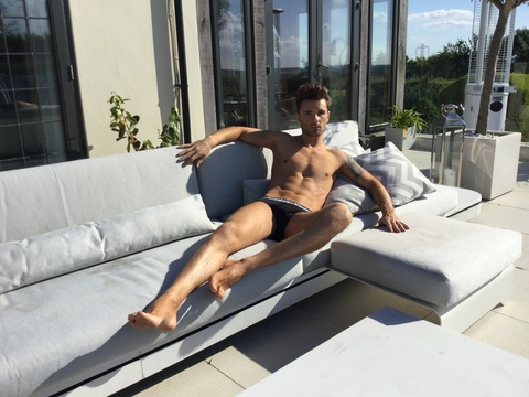 OnlyFans üst resmi mrarronlowevip