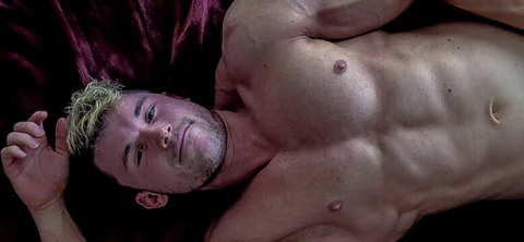 OnlyFans 헤더 사진 mrwelshy