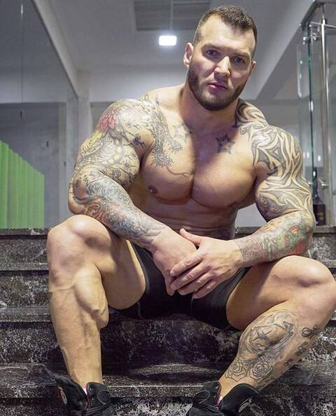 OnlyFans header picture muscle