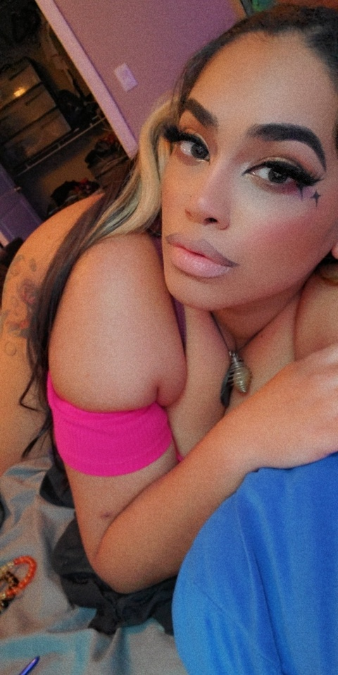 OnlyFans 헤더 사진 mysticalii