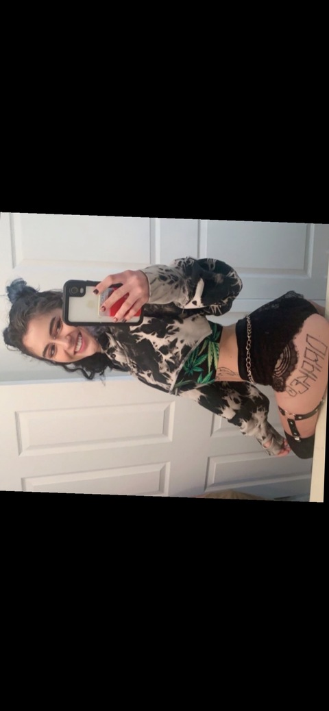 Immagine di copertina OnlyFans mystiknympho