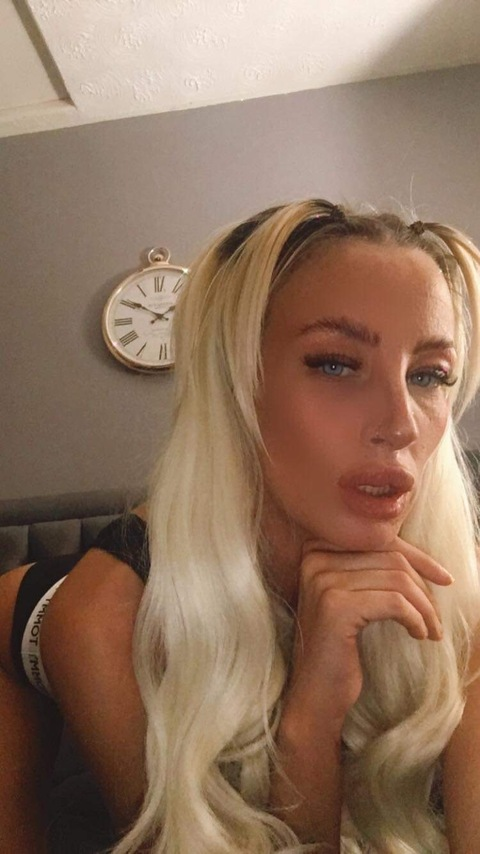 OnlyFans header picture nandunlop