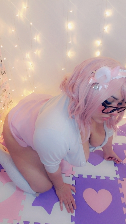 OnlyFans header picture nerdycurvymisskitten