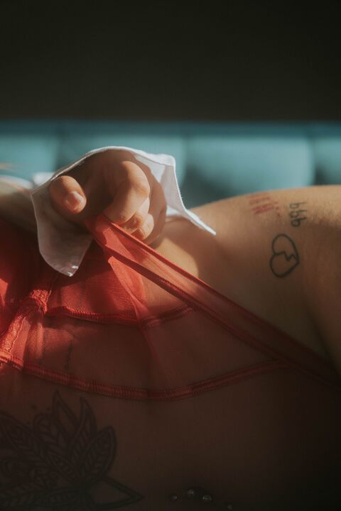 OnlyFans üst resmi nikitaeves