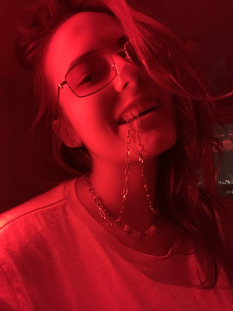 Gambar header OnlyFans nikolkoulen