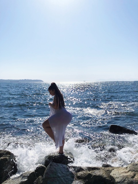 OnlyFansヘッダー写真 niloo24