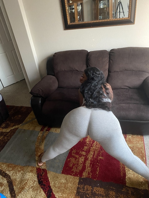 Снимка на заглавие на OnlyFans nunucakez