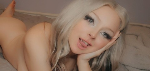 OnlyFansヘッダー写真 nyokonicole