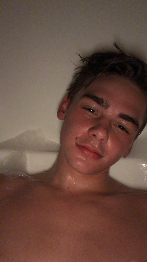 OnlyFans üst resmi paxtonwardxxx