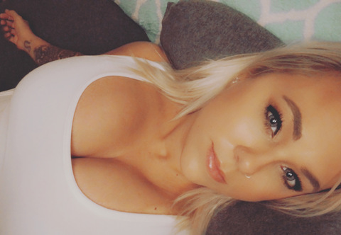 OnlyFans हेडर तस्वीर piixiietriix