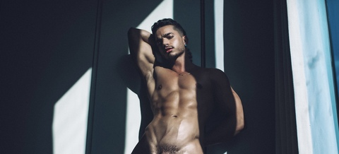 OnlyFansヘッダー写真 poyatoreal