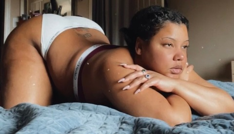 OnlyFans हेडर तस्वीर prettiyogire